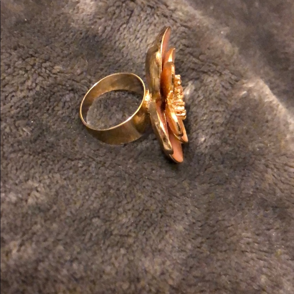 Flower ring - Picture 3 of 6